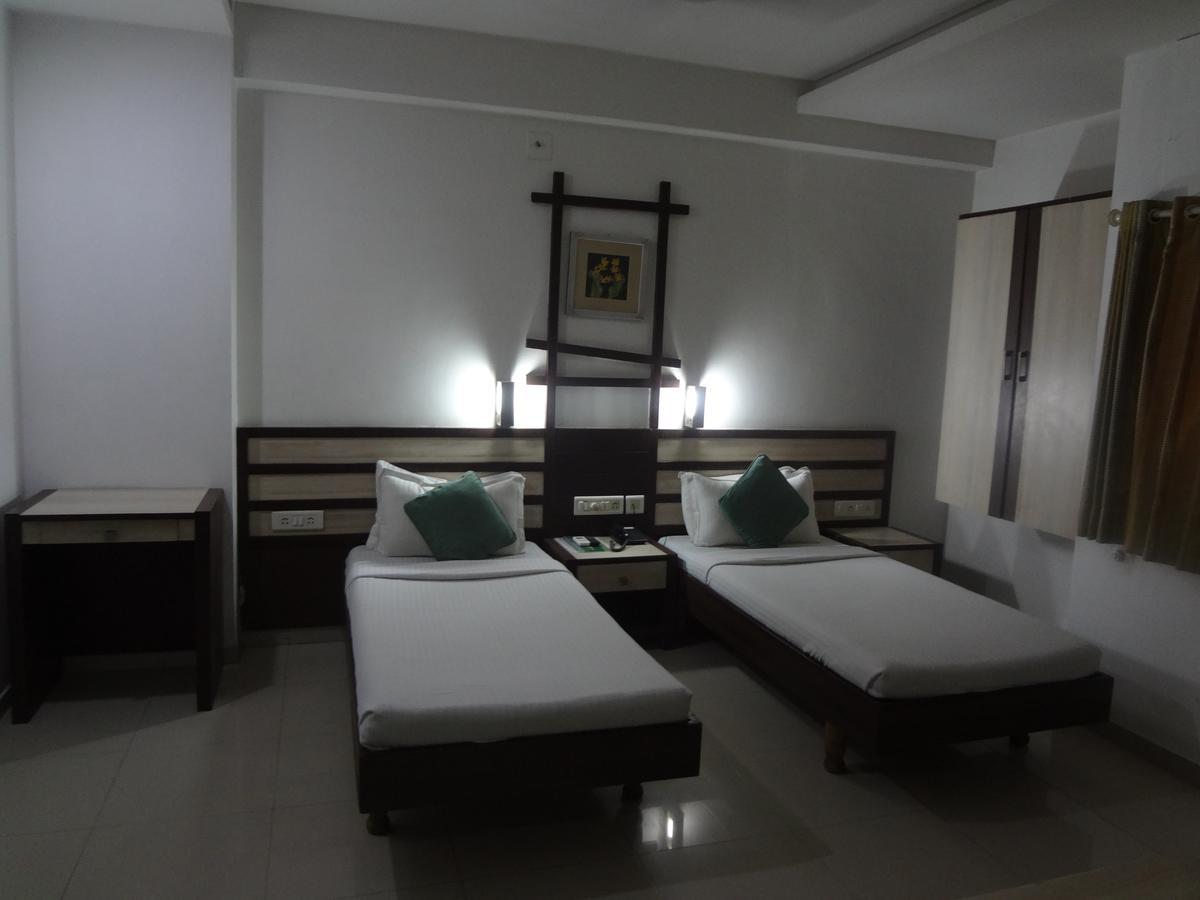 Hotel Airport Residency Ahmedabad Exterior photo