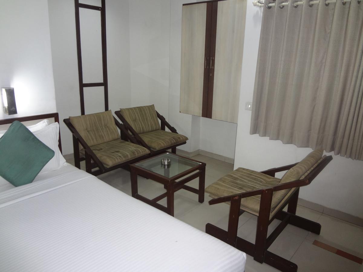 Hotel Airport Residency Ahmedabad Exterior photo
