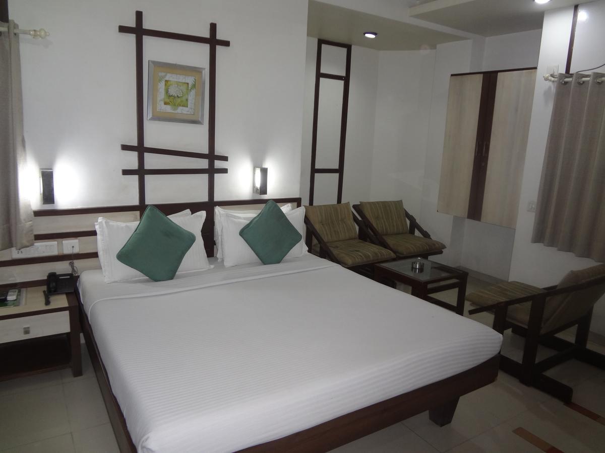 Hotel Airport Residency Ahmedabad Exterior photo