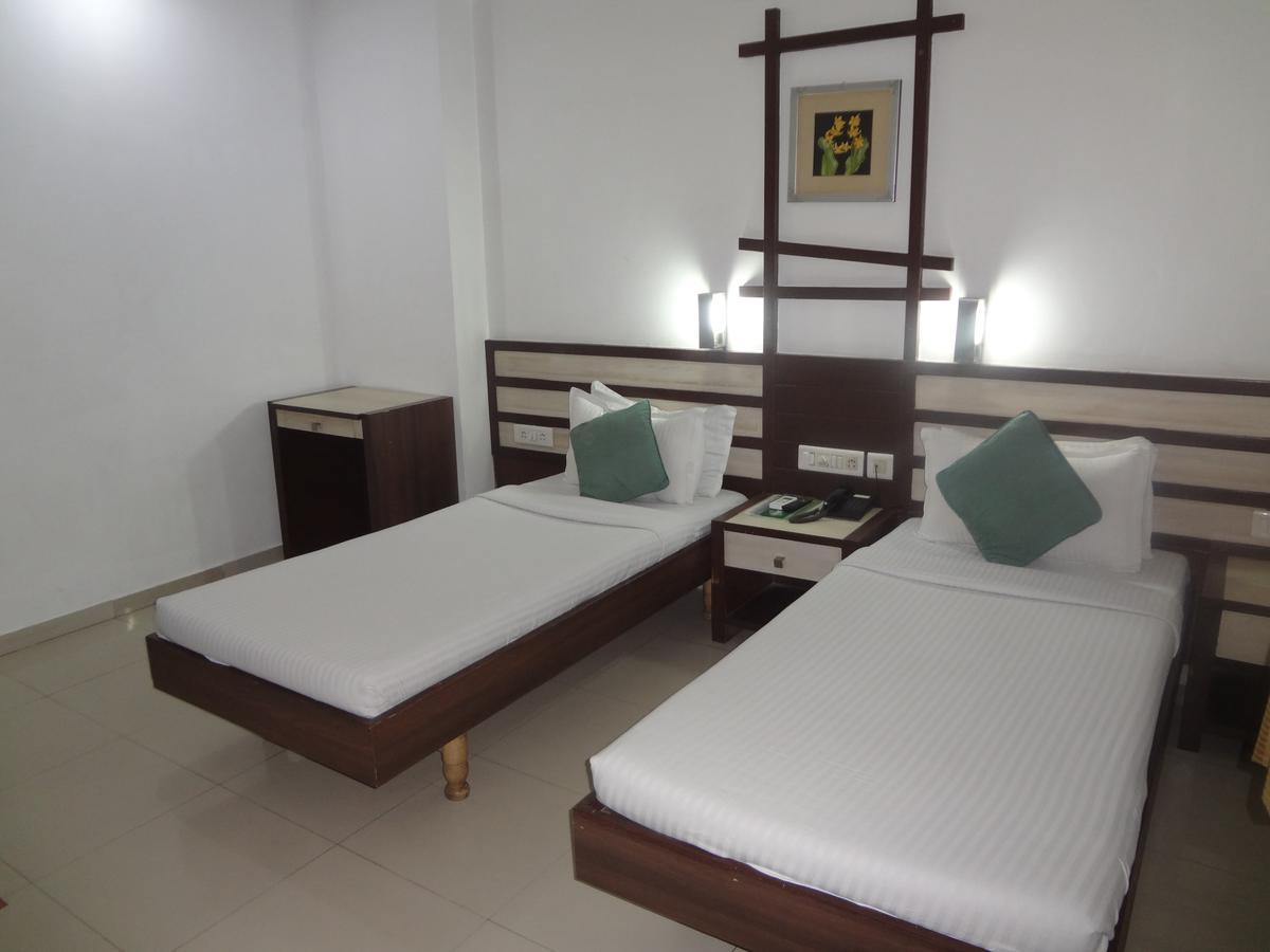 Hotel Airport Residency Ahmedabad Exterior photo