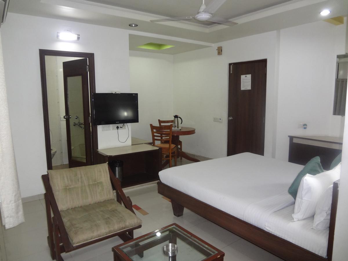 Hotel Airport Residency Ahmedabad Exterior photo