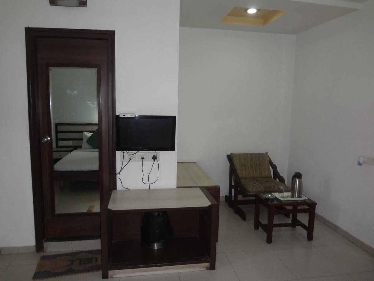 Hotel Airport Residency Ahmedabad Exterior photo
