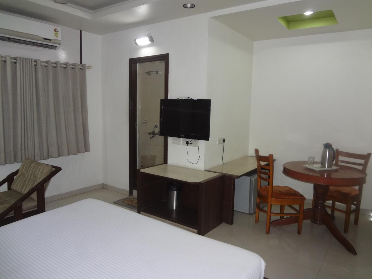 Hotel Airport Residency Ahmedabad Exterior photo