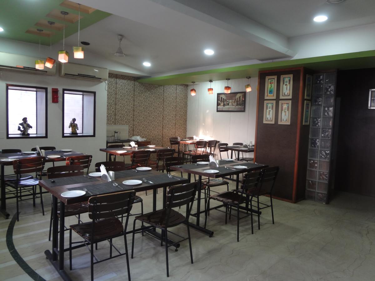 Hotel Airport Residency Ahmedabad Exterior photo