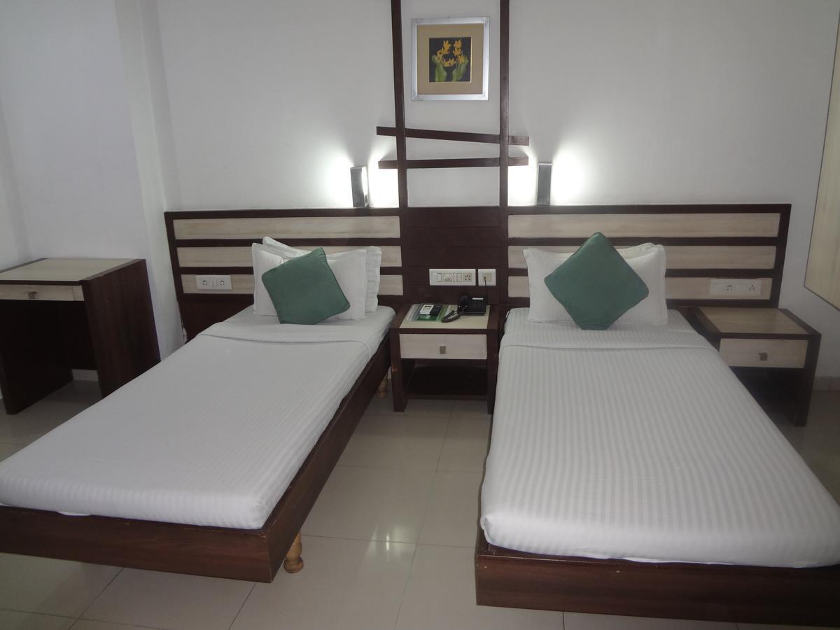 Hotel Airport Residency Ahmedabad Exterior photo