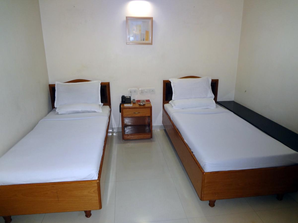 Hotel Airport Residency Ahmedabad Exterior photo