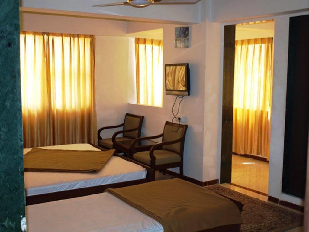 Hotel Airport Residency Ahmedabad Exterior photo