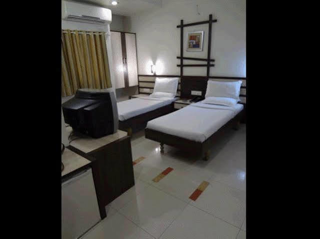 Hotel Airport Residency Ahmedabad Exterior photo