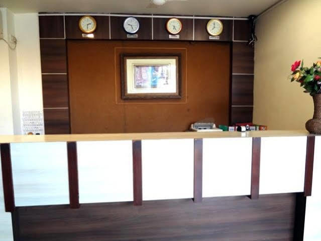 Hotel Airport Residency Ahmedabad Exterior photo