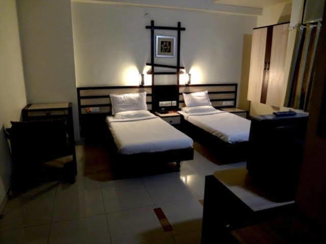 Hotel Airport Residency Ahmedabad Exterior photo